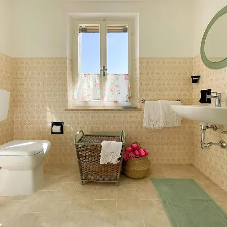 Ferienhaus Pleasant With Whirlpool *